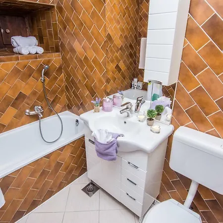 Apartment Old Town House Pakostane